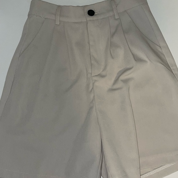 High waist dress shorts in Khaki/beige color - Picture 3 of 5